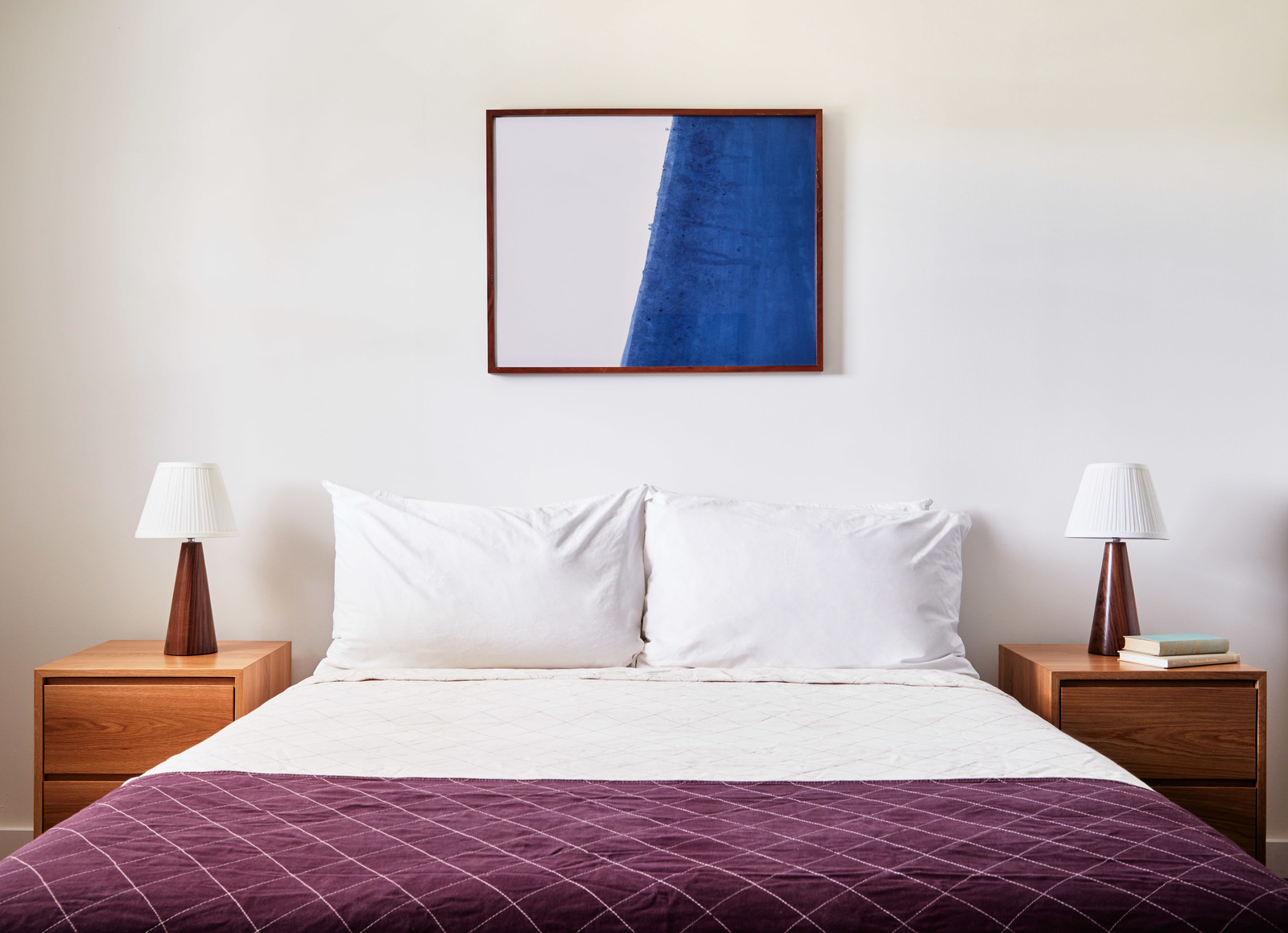 STANDARD QUEEN ROOM – Sound View Greenport