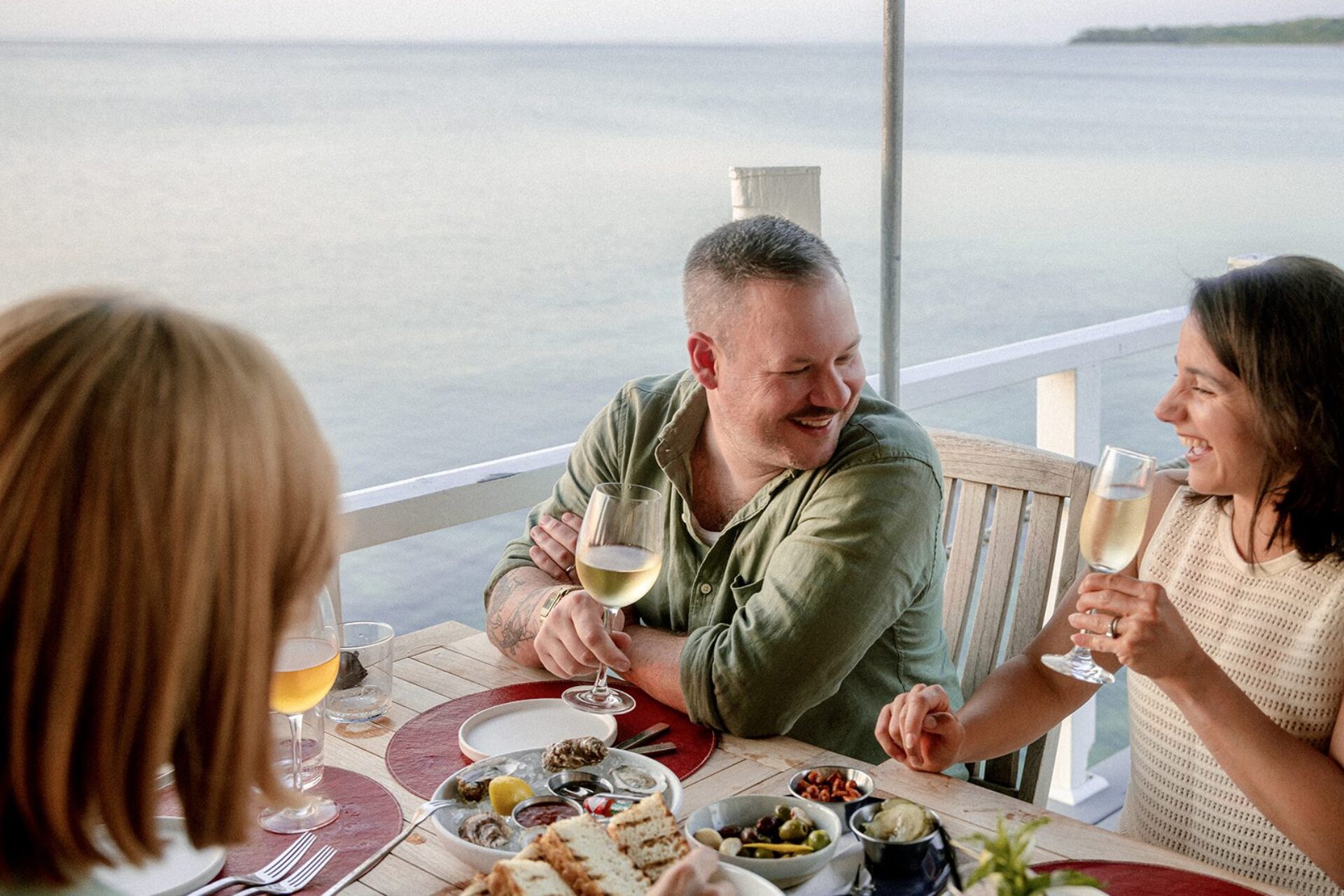 People enjoying dinner at Halyard
