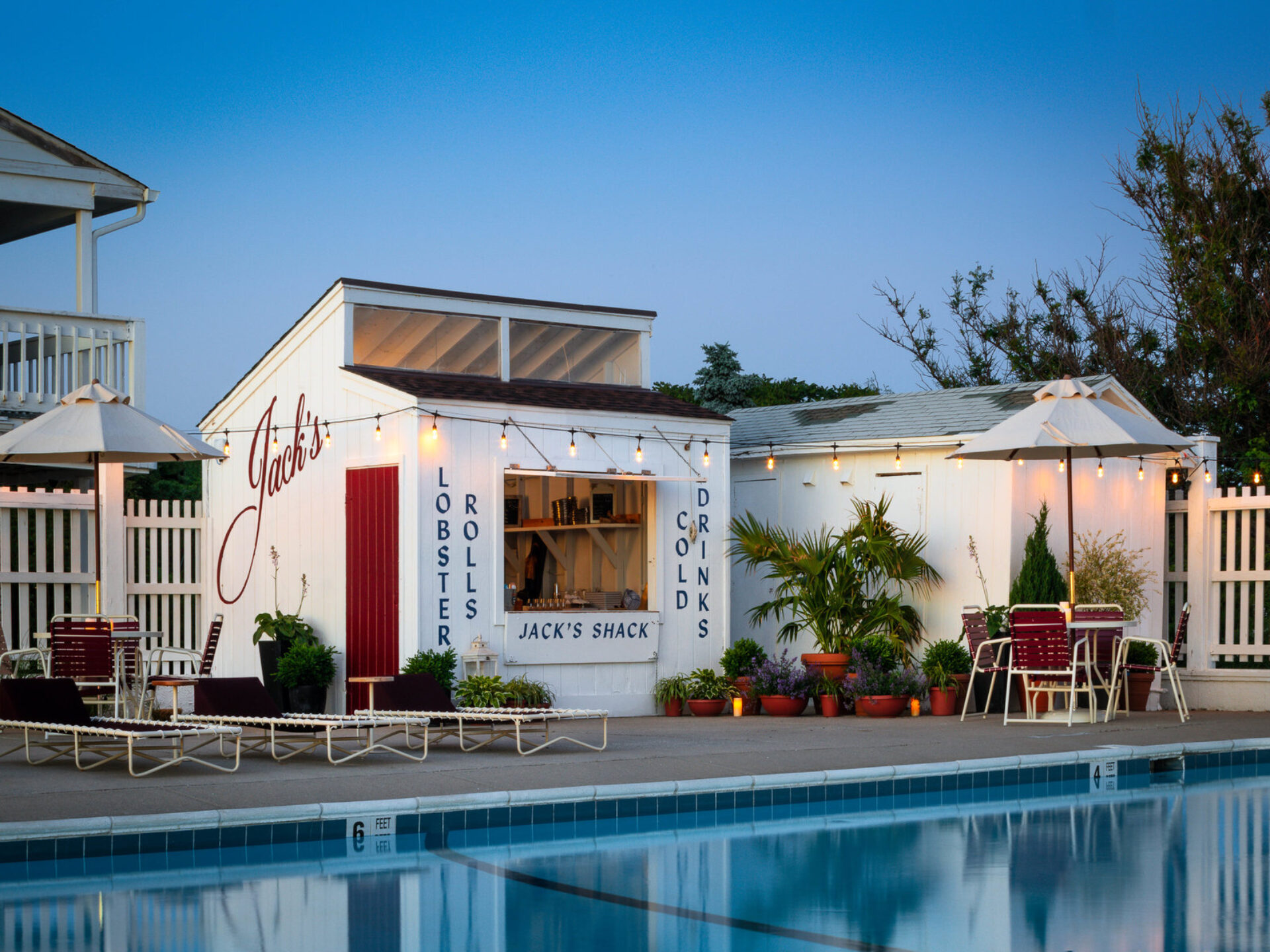 Jack's Shack by the edge of the pool at Sound View Greenport.