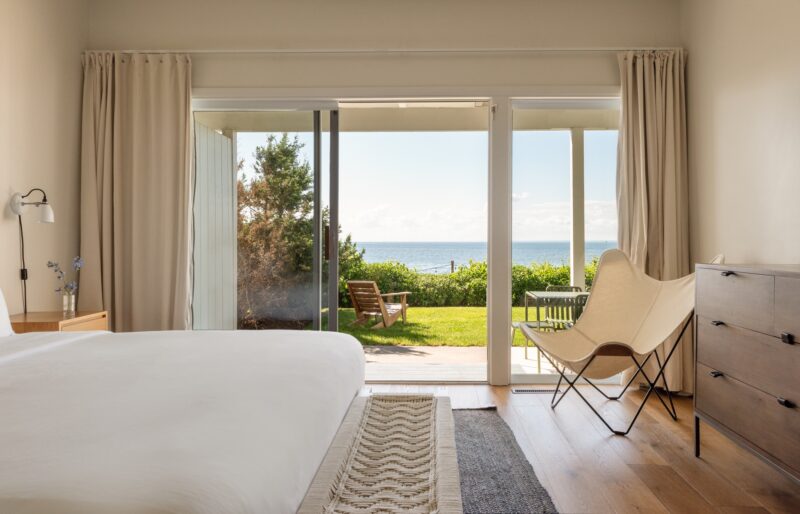 suite with patio to the beach